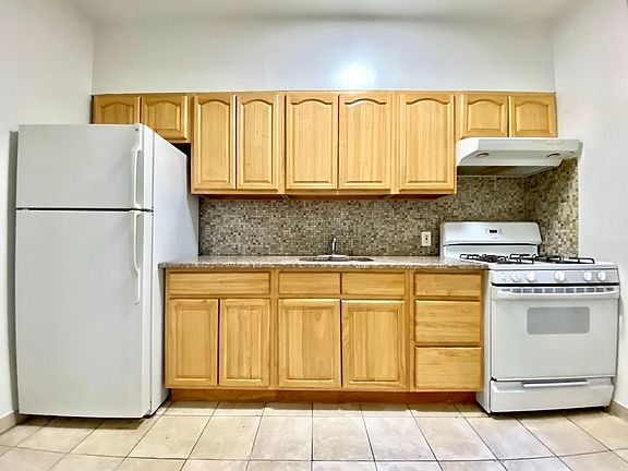 3rd image of 3925 29th St APT 2B