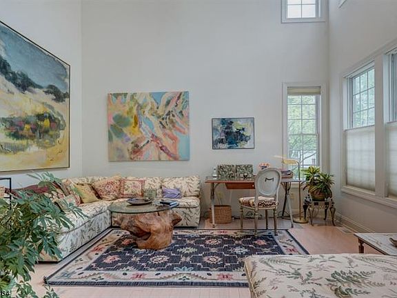 3rd image of 31 Schindler Way