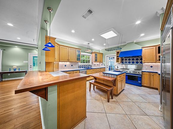 2nd image of 4112 Raguet St