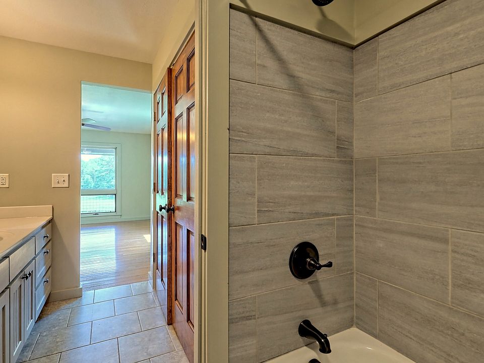 154th image of 3622 Sandy Ford Rd