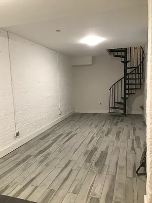 Rented by City Vista Inc | media 27