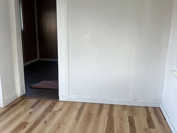 3rd image of 420 Cedarcrest Ave