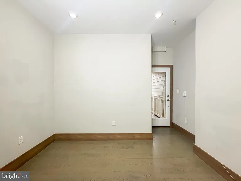 2109 M St NE #4 — Photo 15