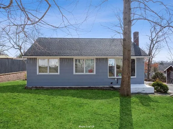 6 Violet Road, Rocky Point, NY 11778