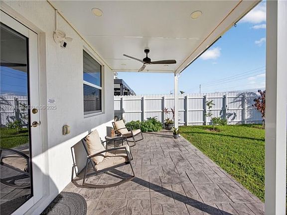 4th image of 21363 SW 127th Ct