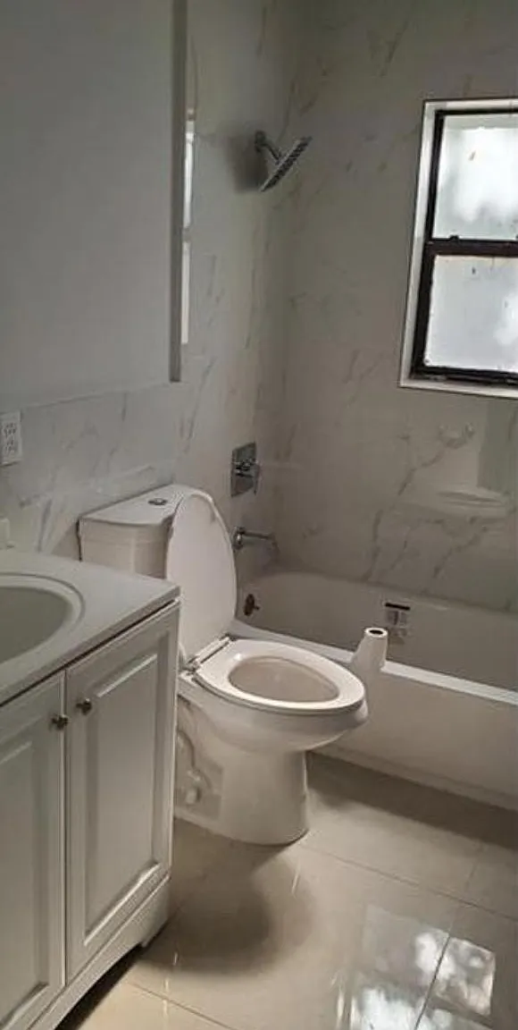 2831 NW 15th Ct — Photo 2