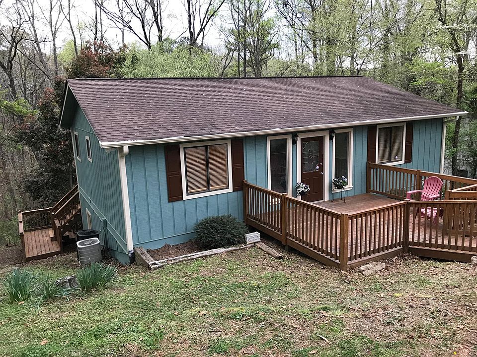 1044 sq ft Ranch on 1044 sq ft walk-out basement. Total 2088 sq feet.