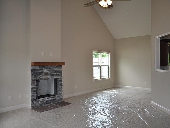 3rd image of 297 Autumn Glen Dr