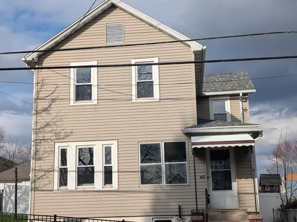 706 Jackson St, Dickson City, PA 18519