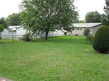 2nd image of 2224 Woodlawn Ave