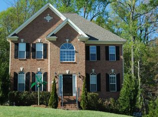 5949 Oakmont Ct, Kernersville, NC 27284