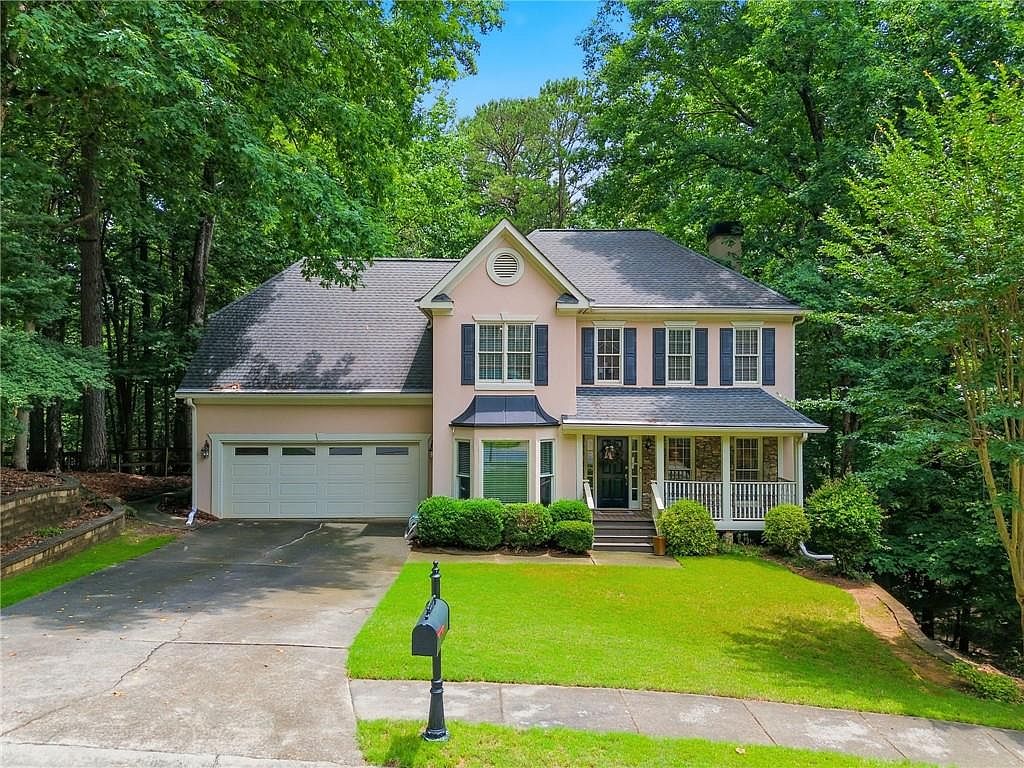 225 Colonial Dr