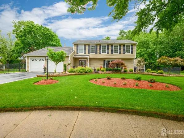 7 Manor Ct, Old Bridge, NJ 08857