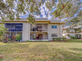 69 Country Club Dr, Largo, FL 33771