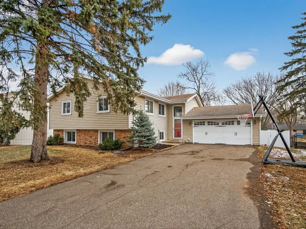 6806 Deerwood Ln N, Maple Grove, MN 55369
