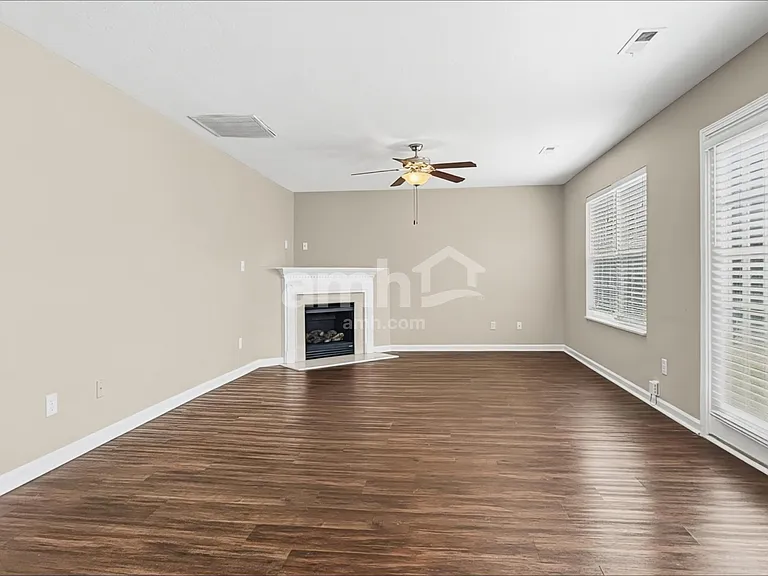 4449 Oakbank Ln — Photo 7