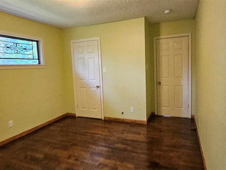 3610 Dennis St — Photo 11
