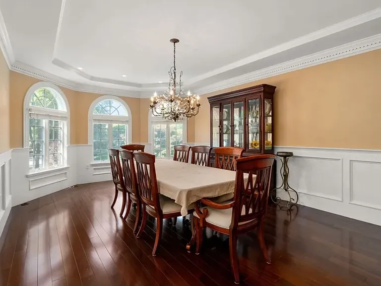 60 Forest Ave — Photo 9