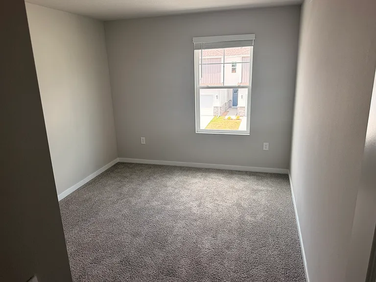 513 Kinley Dr — Photo 11