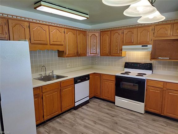 Kitchen, new flooring