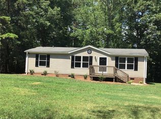 2025 Hickory Fork Rd, Walnut Cove, NC 27052