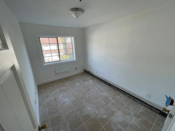 5th image of 187-23 Hillside Ave #3R