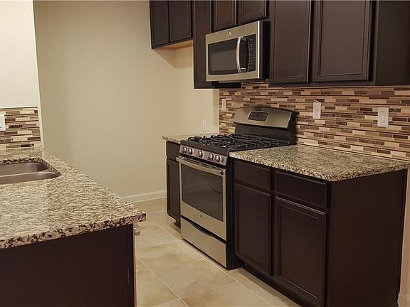 3rd image of 2507 Glen Springs Way