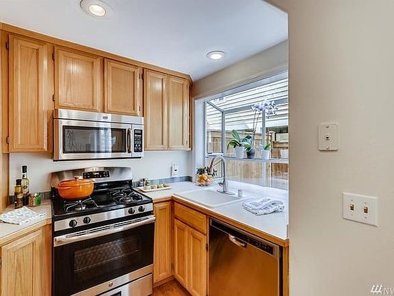 4th image of 6341 Hillman Pl NE