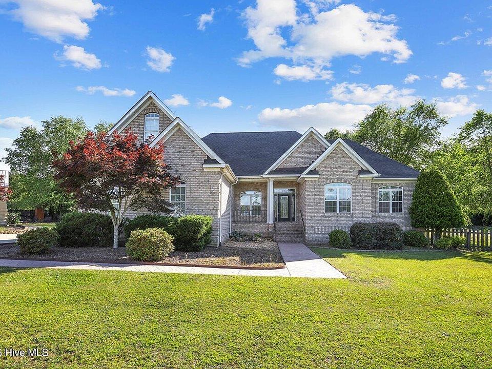 1st image of 117 Oak Summit Drive
