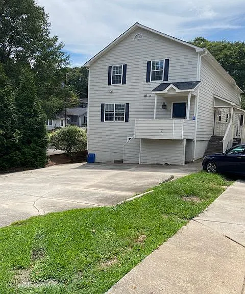 1630 Leona St NW — Photo 1