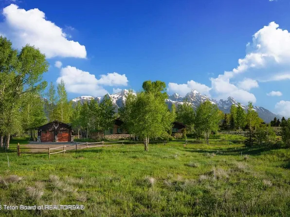 7405 N Spring Gulch Rd, Jackson, WY 83001