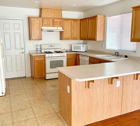 4th image of 8915 Bonneville Peak Ct