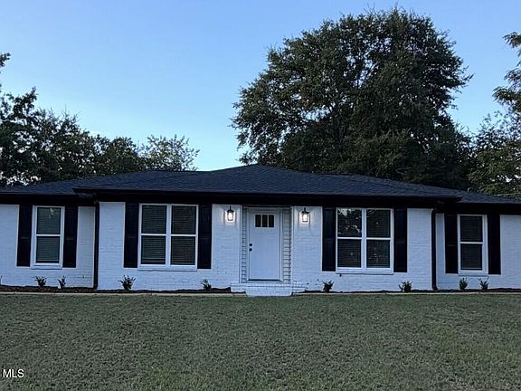 2nd image of 4529 Dewey Drive