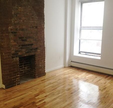 2nd image of 446-448 W 47th St #2A
