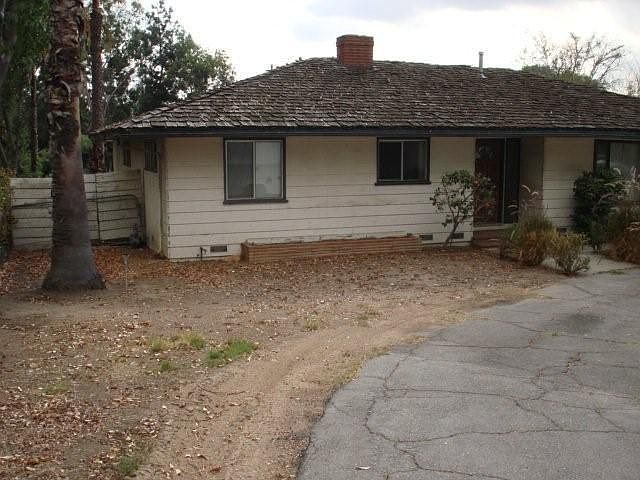 1st image of 560 W Orange Grove Ave