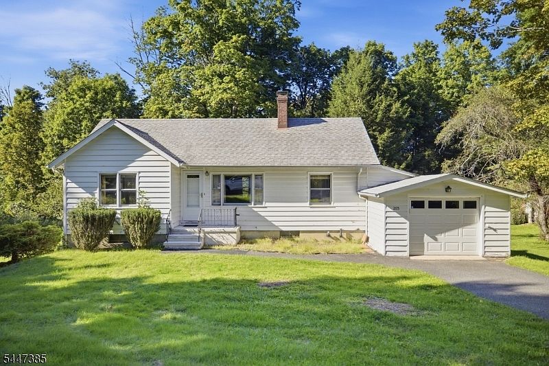 1st image of 205 Glen Rd