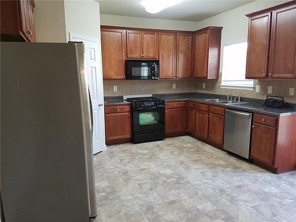 5th image of 229 Jarrod Oaks Ct