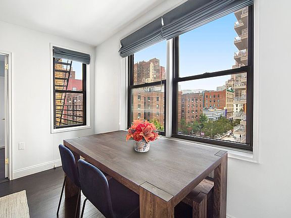 3rd image of 60 E 9th St APT 517