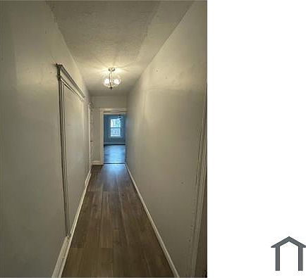 5th image of 109 S Clinton St APT 2