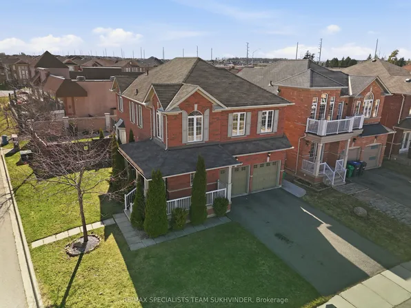 42 Delphinium Way, Brampton, ON L7A 0N4