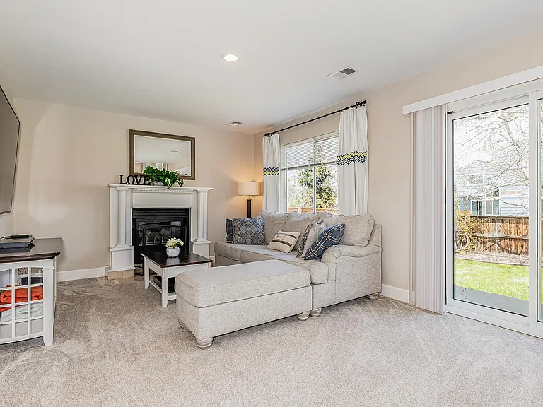 9374 Weeping Willow Ct — Photo 14