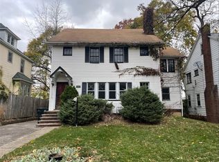 2983 Hampshire Rd, Cleveland Heights, OH 44118