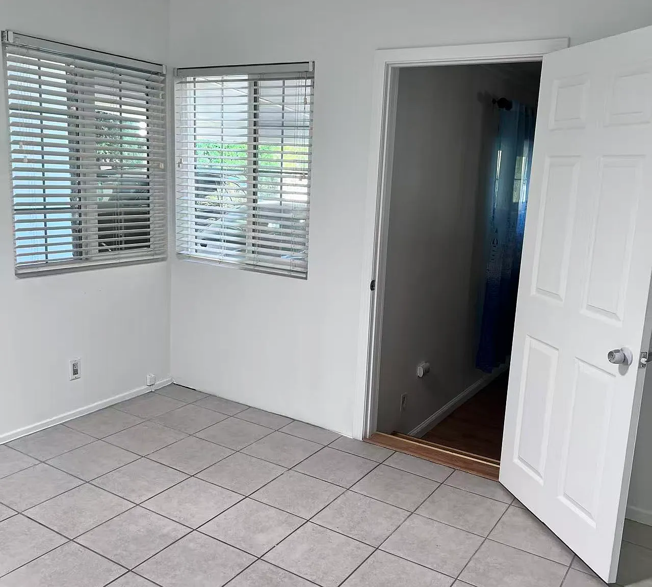 1 bed, 2600 sqft, $1,980 — Photo 2