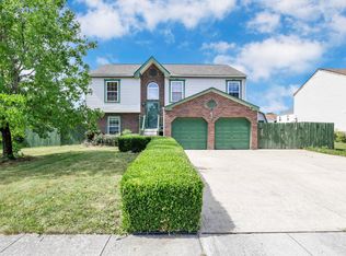 202 Monarch Dr, Pataskala, OH 43062