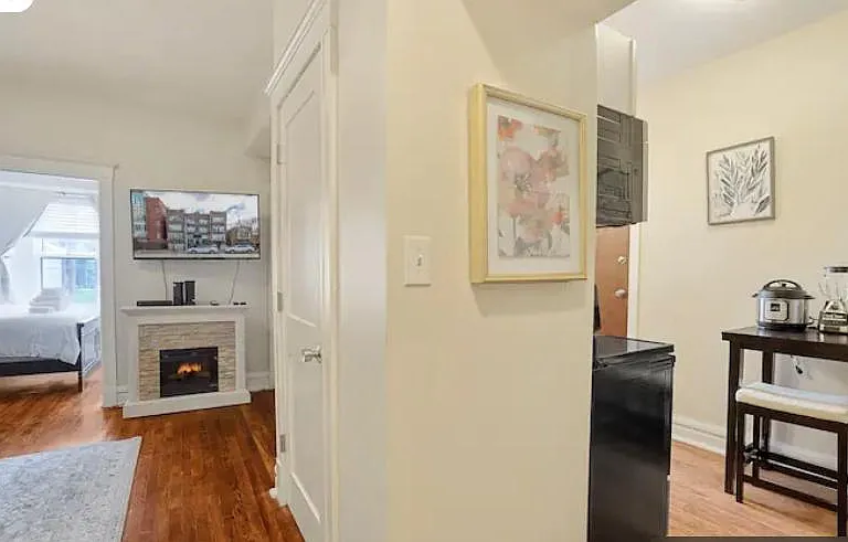 6136 Delmar Blvd #202 — Photo 2