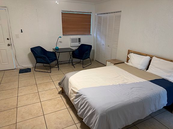 2nd image of 3057 Day Ave #D