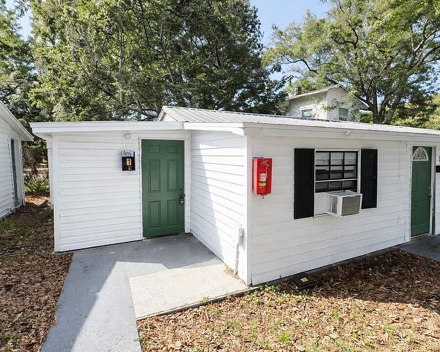 1st image of 507 W Baker St #1