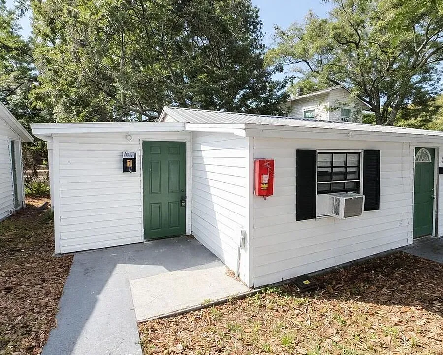507 W Baker St #1