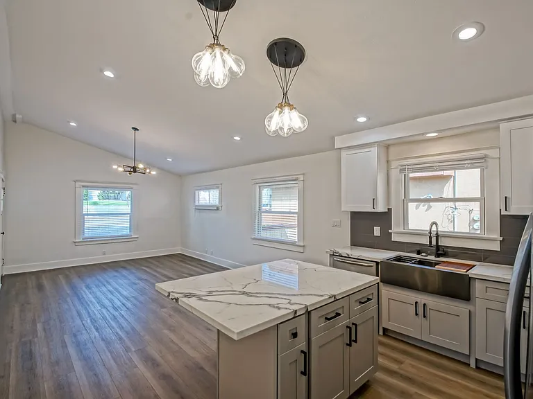 827 N Lucia Ave — Photo 9