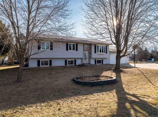 304 Bellrose St, Belleville, WI 53508